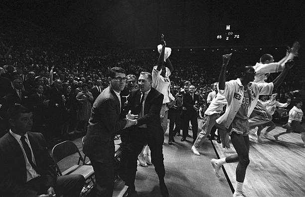 籃球場各區域尺寸指南：禁區、中圈與邊線